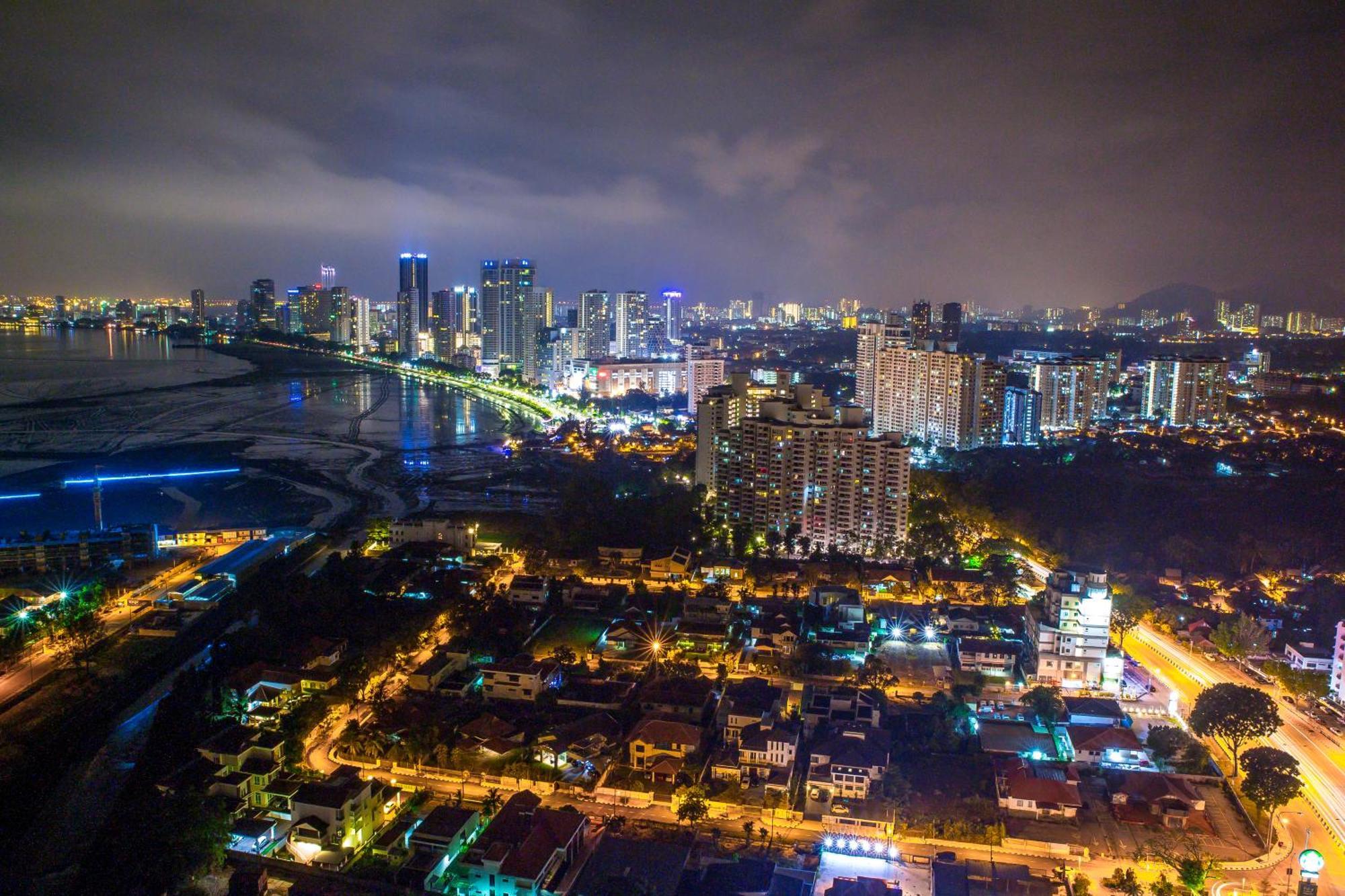 The Landmark By Katana 3Br To 4Br Luxury Seaview Landmark Homestay At Gurney 15-16Pax 无敌海景套房 Tanjung Tokong エクステリア 写真